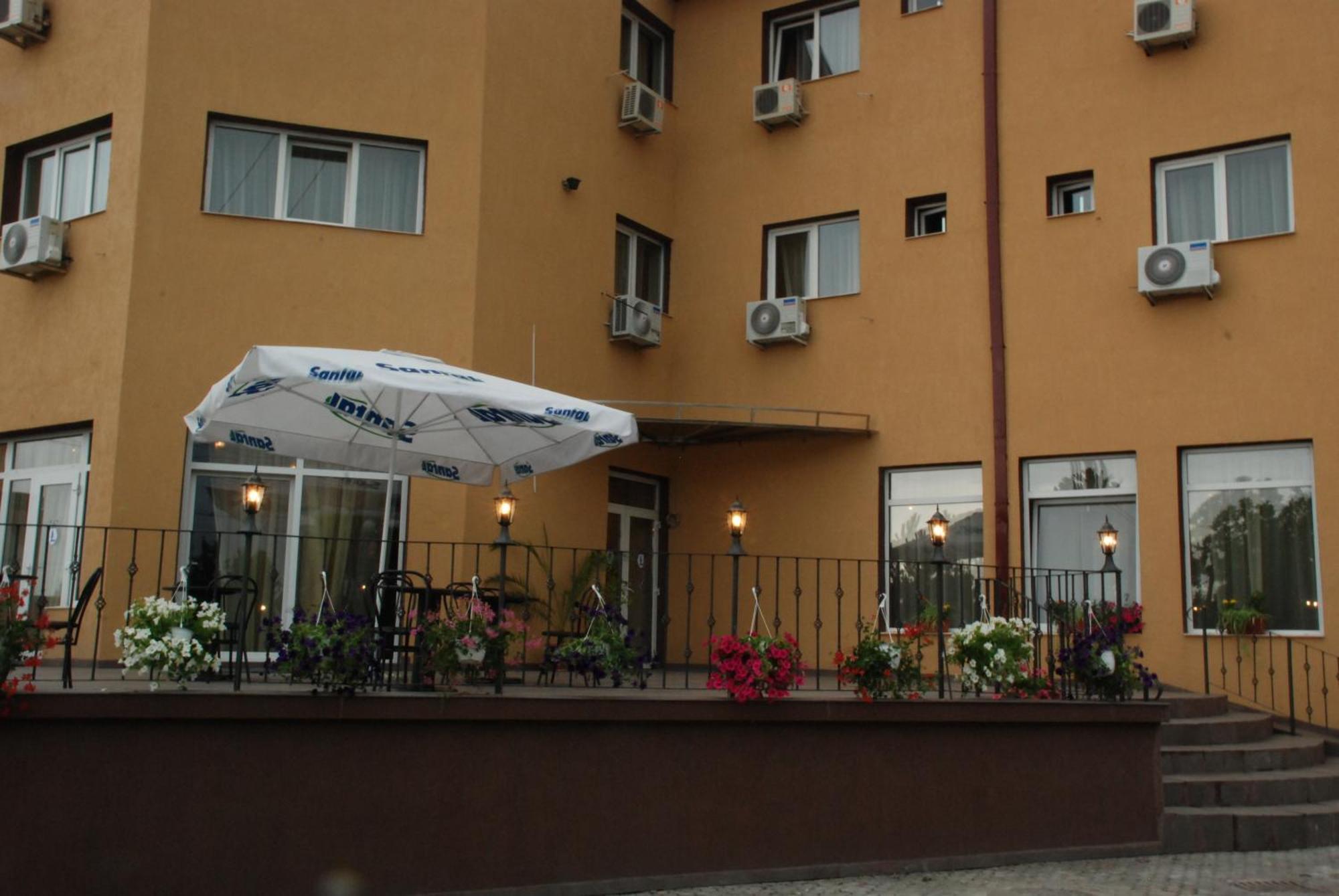Hotel Liliacul Cluj-Napoca Exterior foto