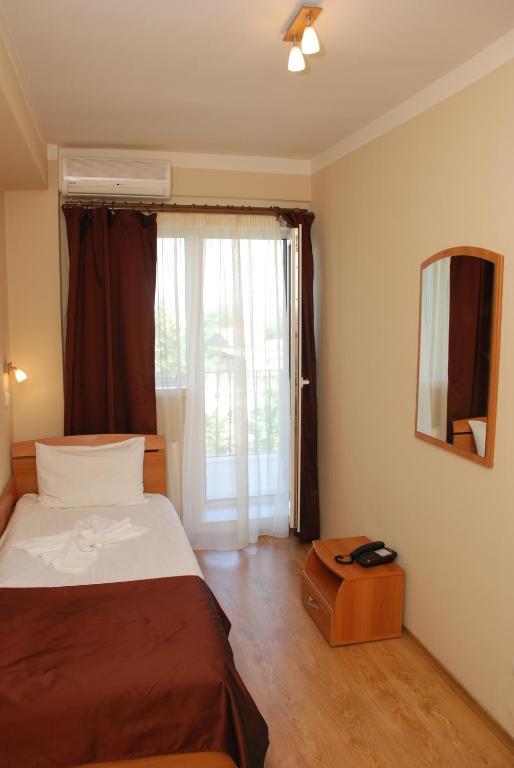 Hotel Liliacul Cluj-Napoca Habitación foto