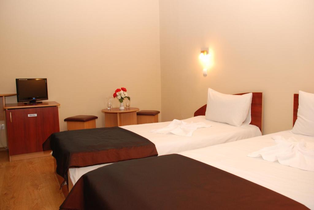Hotel Liliacul Cluj-Napoca Habitación foto